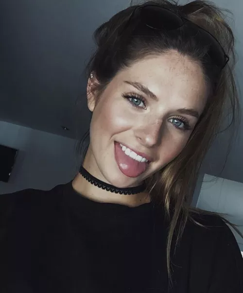 Beautiful Quebec Girl IUTR