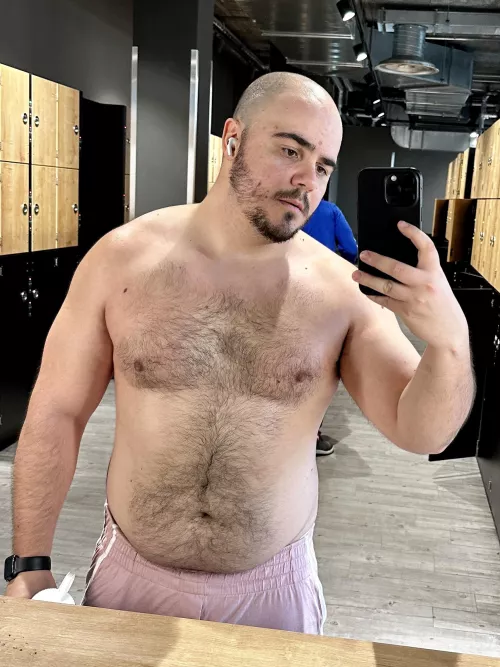 Belly shrinking (I think) after 2 weeks of heavy lifting and cardio