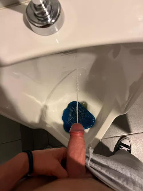 Bi-curious soccer player who loves pissing on guys