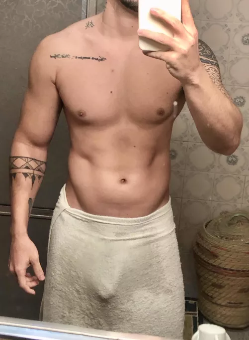 come take a bath with me babe? what a horny!!!