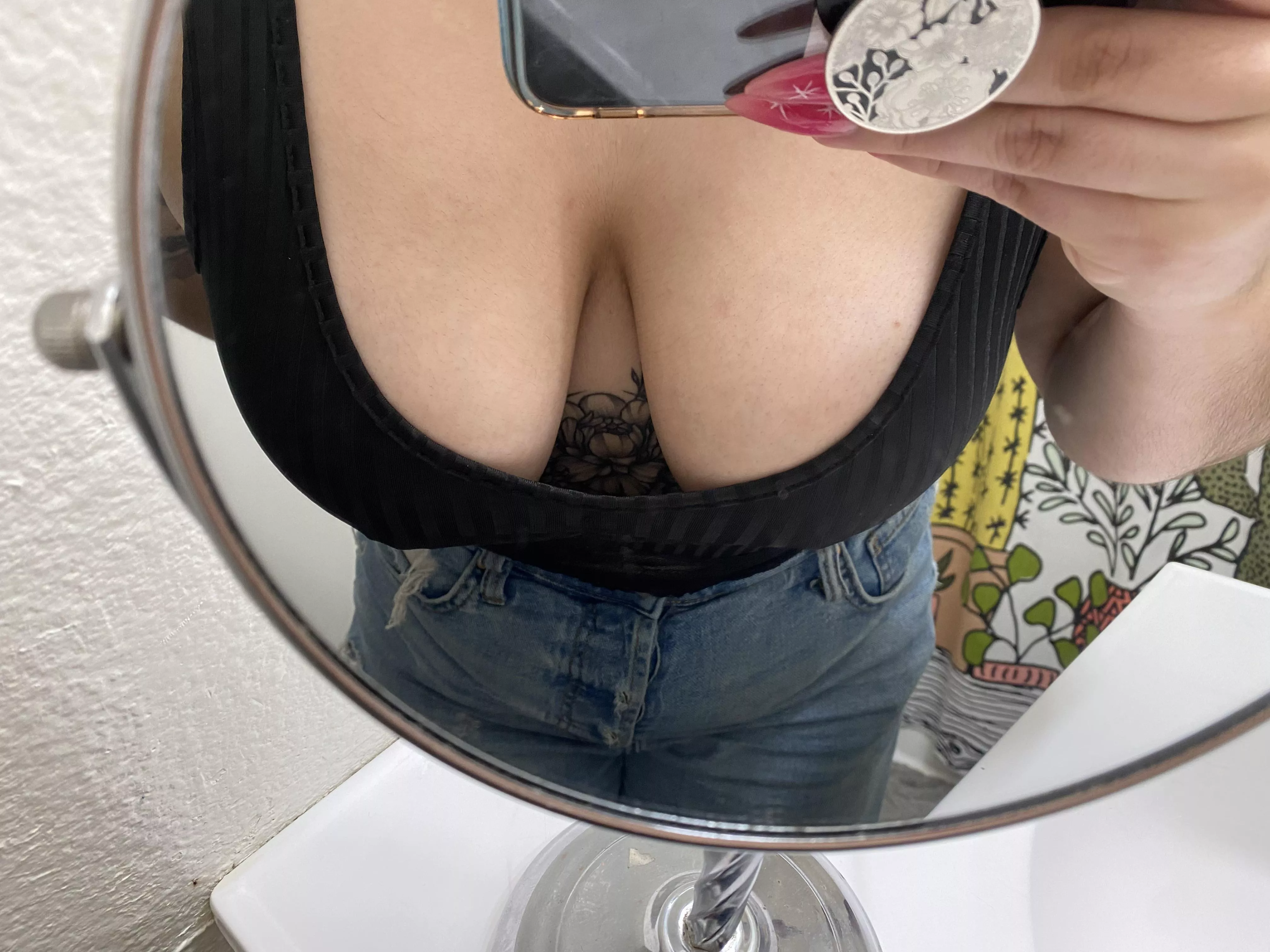 don’t worry, you can look 😘