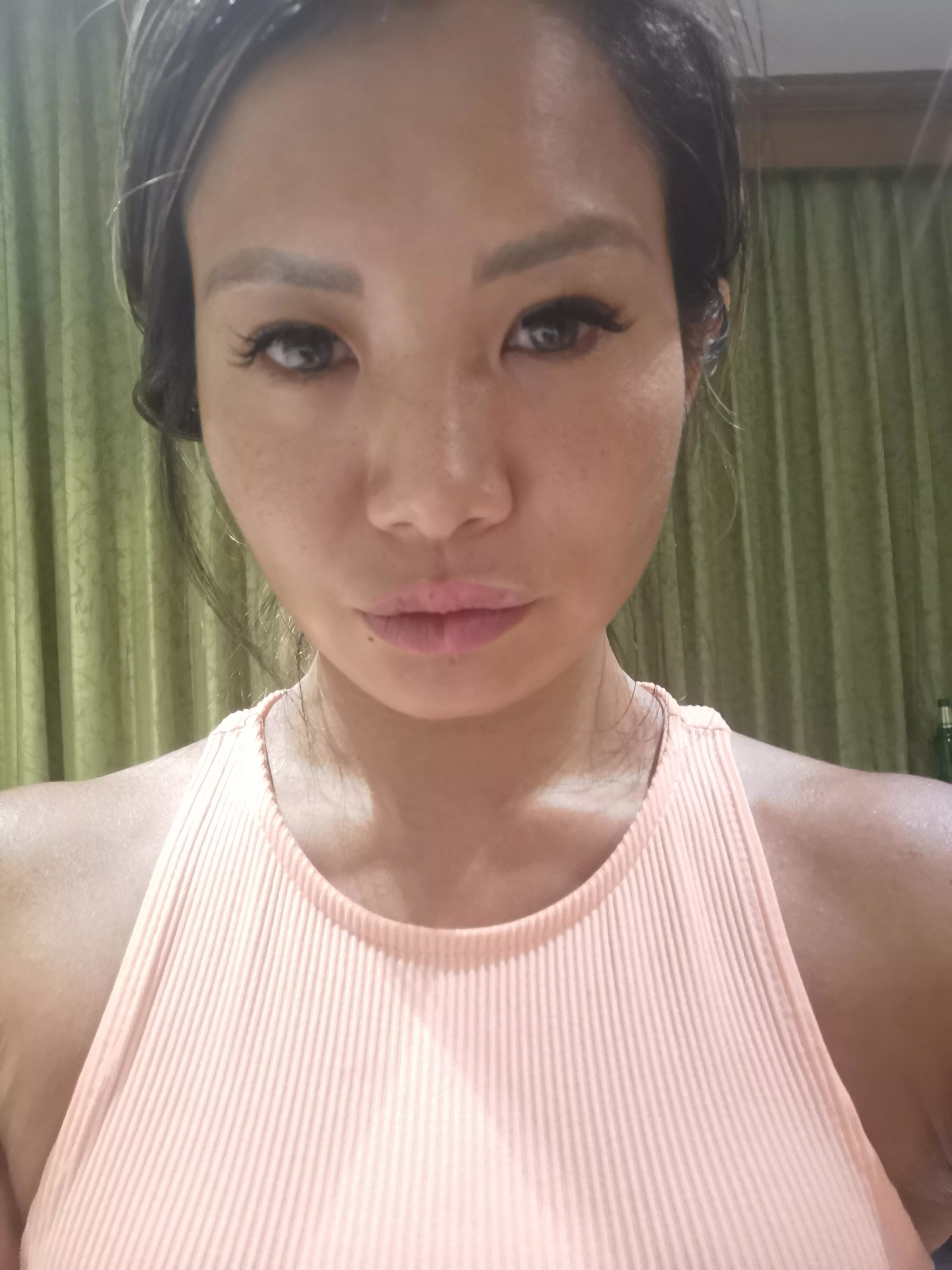 follow me pls @thisishellmel