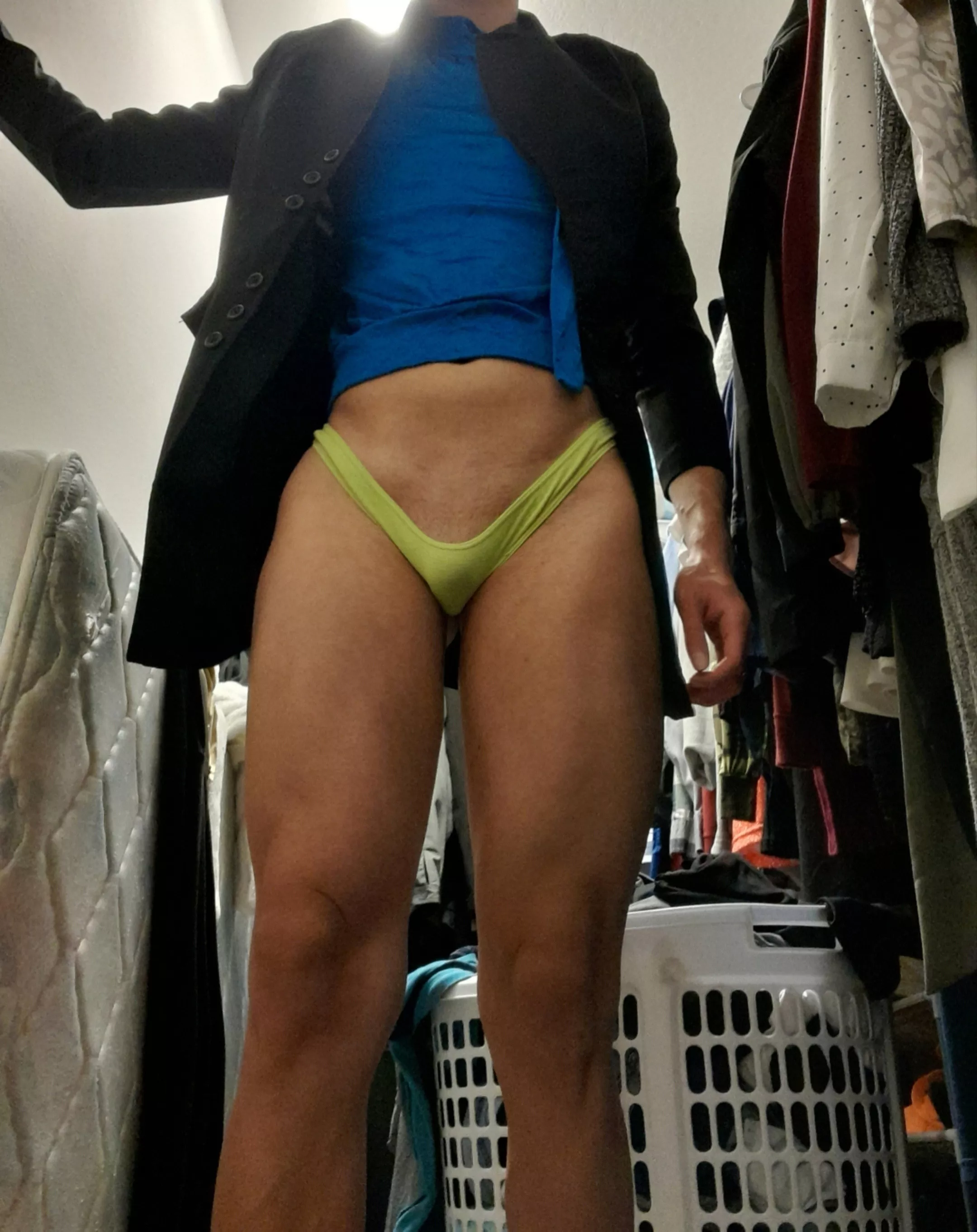 Guess my penis size based on my bulge? 😅