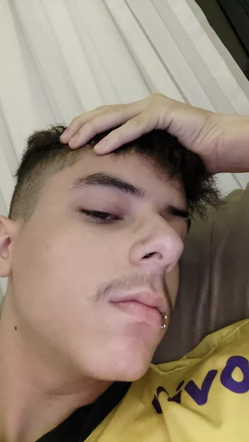 Hi 22m brazillian really smart lf a ltr, i like older, friends are also welcome