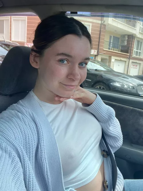 I hope I'm safe on the road in this look 😅