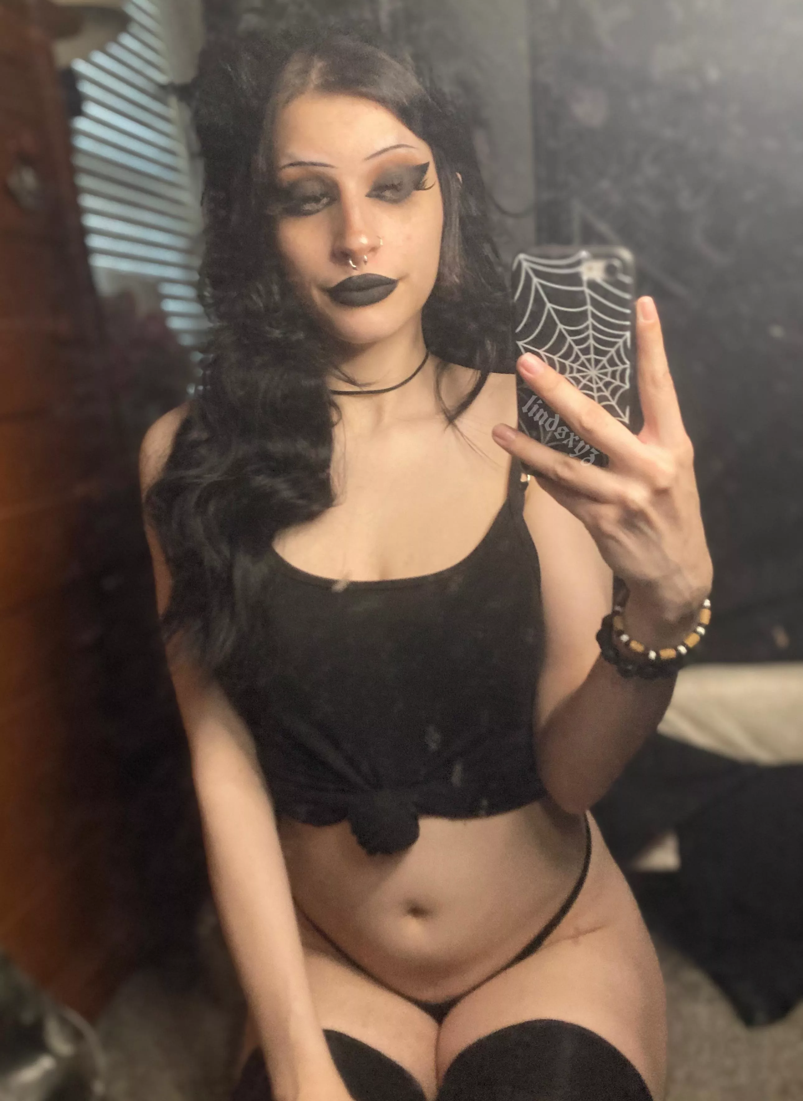 I love this outfit d;