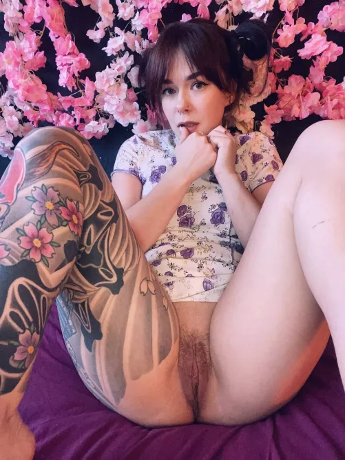 I need a friend willing to eat my pussy sometimes