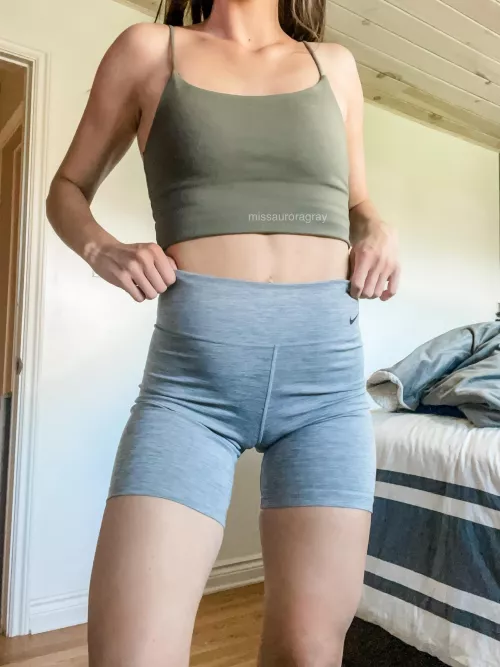 I wonder if anyone noticed that I’m not wearing panties 🤭