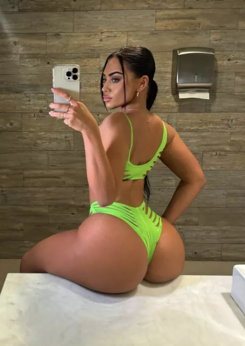 Kate's phat ass 🍑