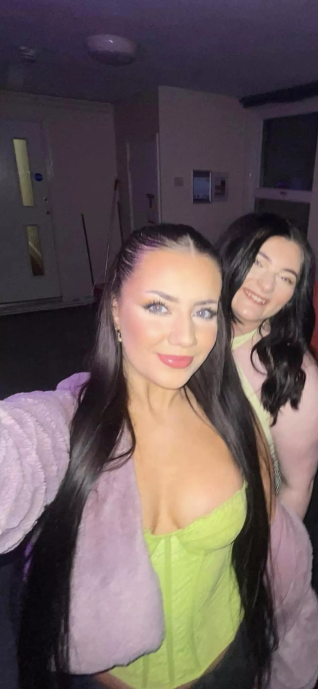 Looking for older men to gang up and cum in me