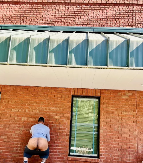 Pit stop during my morning jog, waiting for the blinds to open