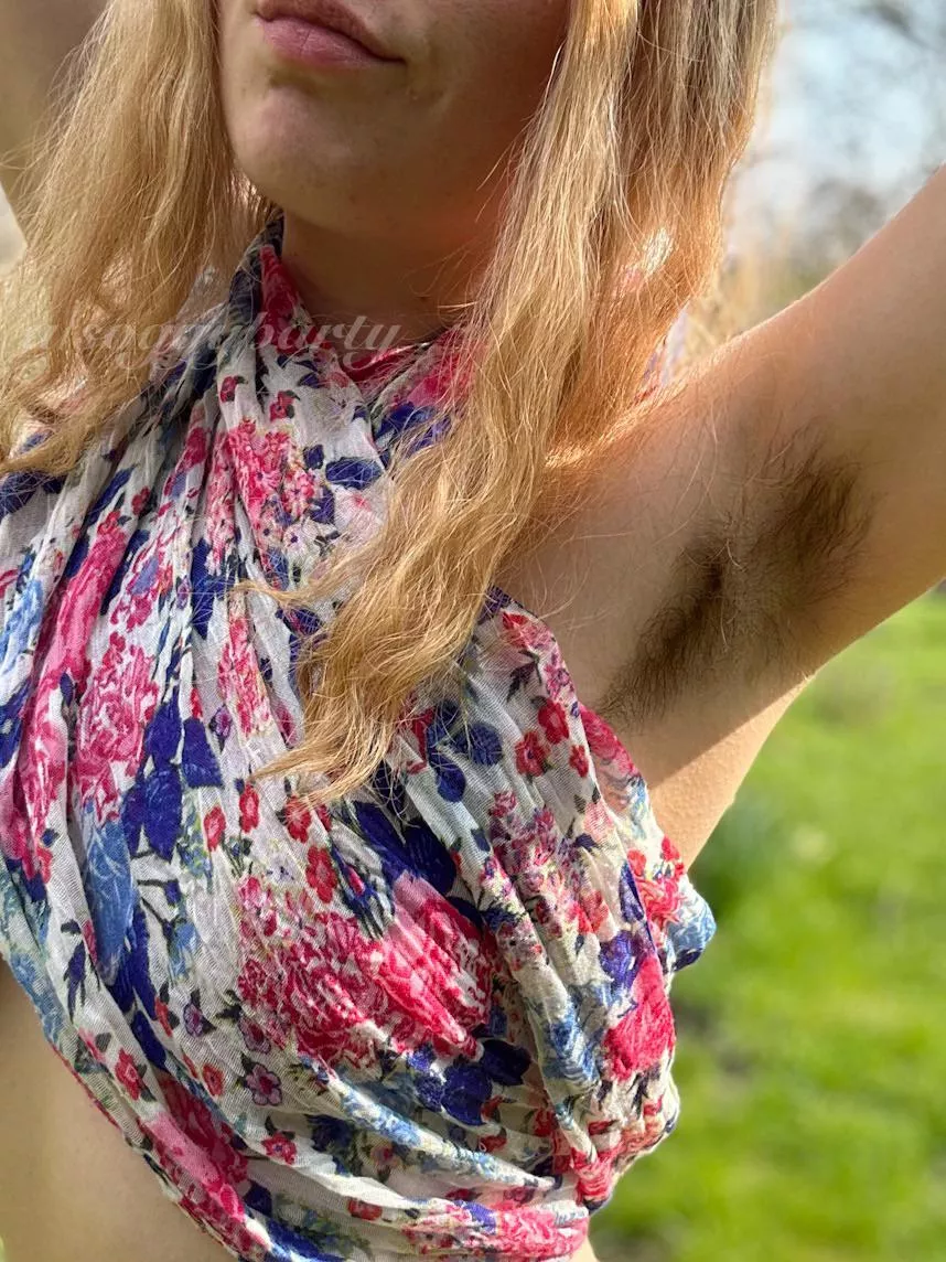 Spring is here, time to show ny pits off ❤️