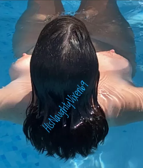 Warmer weather means more chances for me to let these titties free. Happy Titty Tuesday! 😁