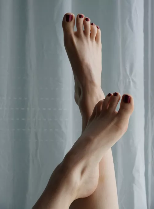 What's your favorite pose for feet pics?
