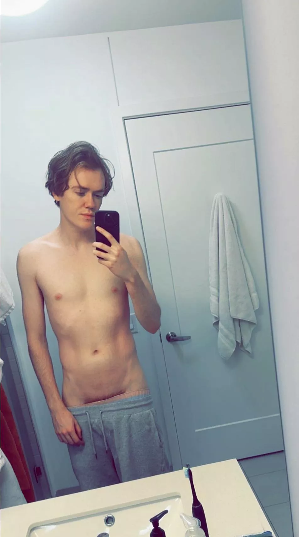 who wants to take off my pants 😈