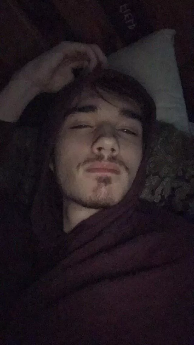 19m hmu with a face pic for my snap