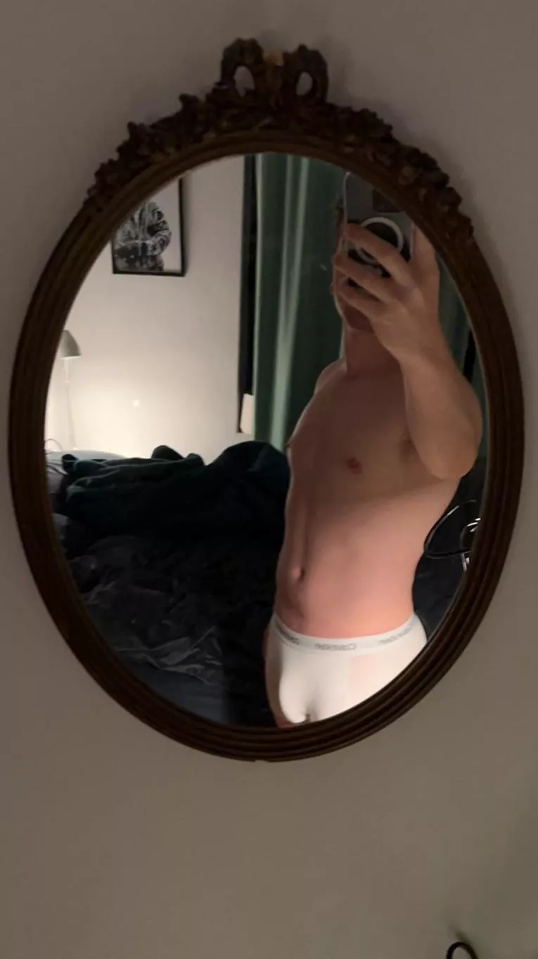 25M up late for a meeting, DMs open.