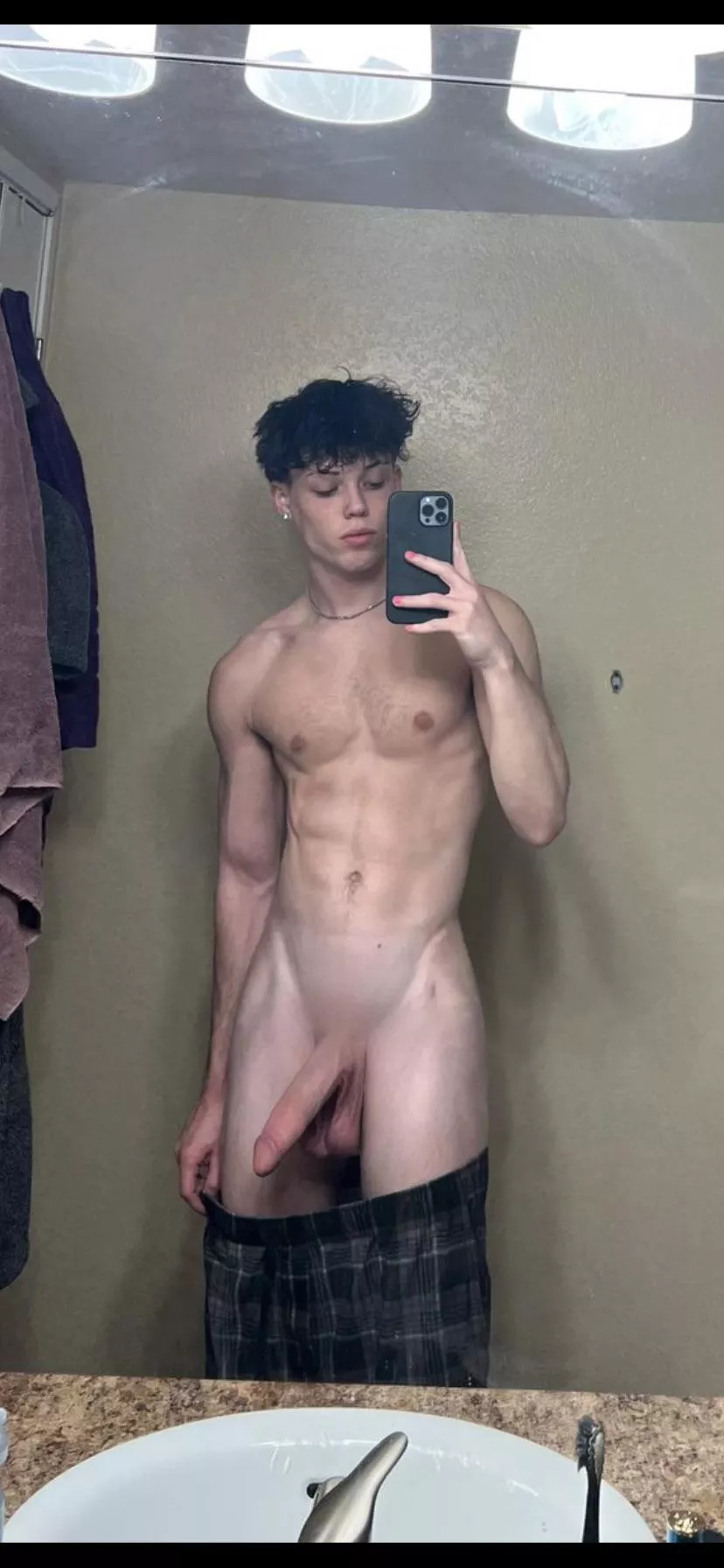 Any other bwcs wanna share a pussy with me 9”+ only