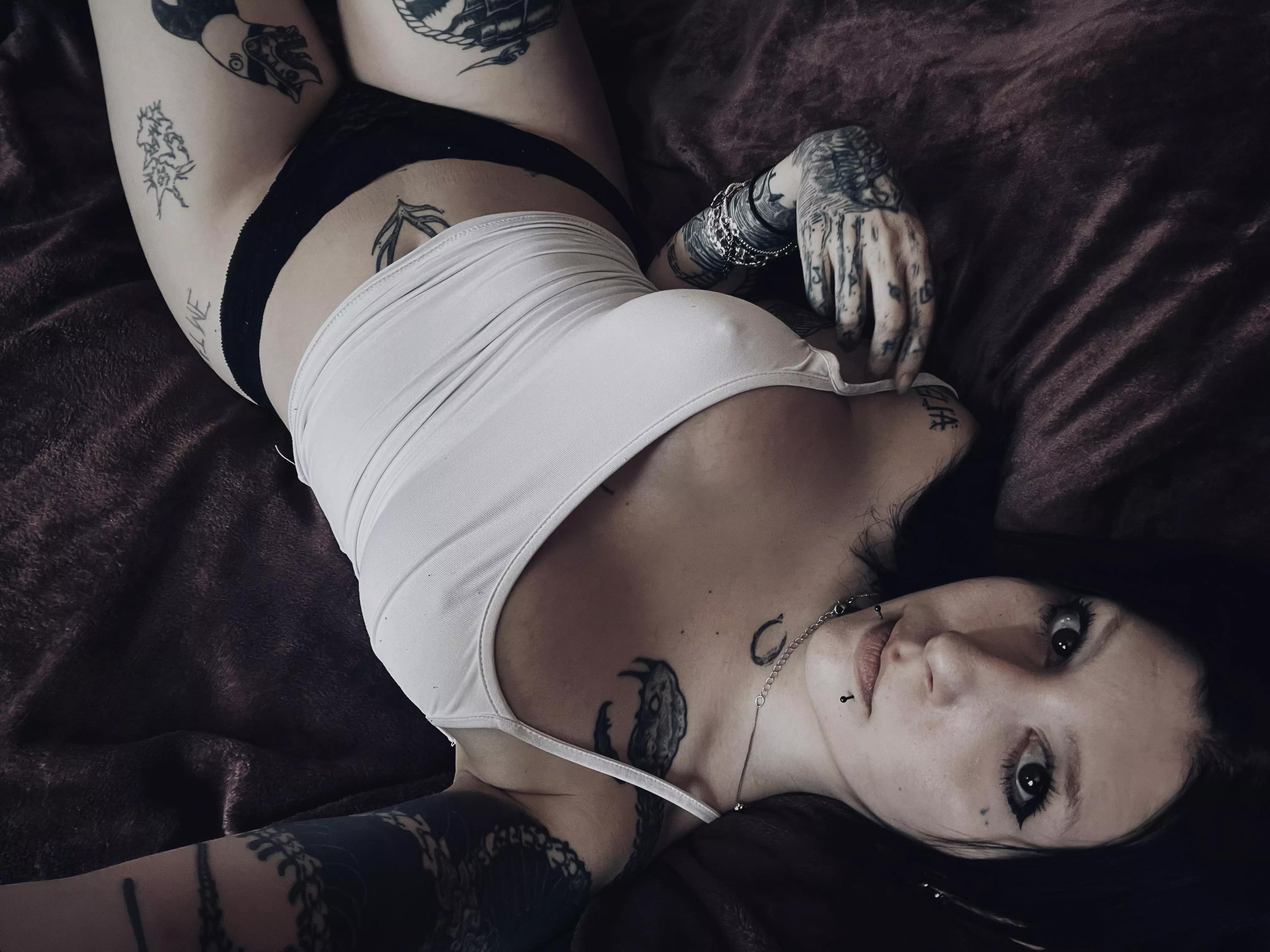 Are metalheads allowed to wear white ? Heheh do you like it?