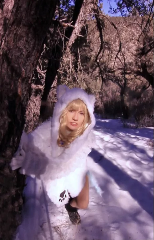 climbing snow mountain ! why is snow so slippery ?