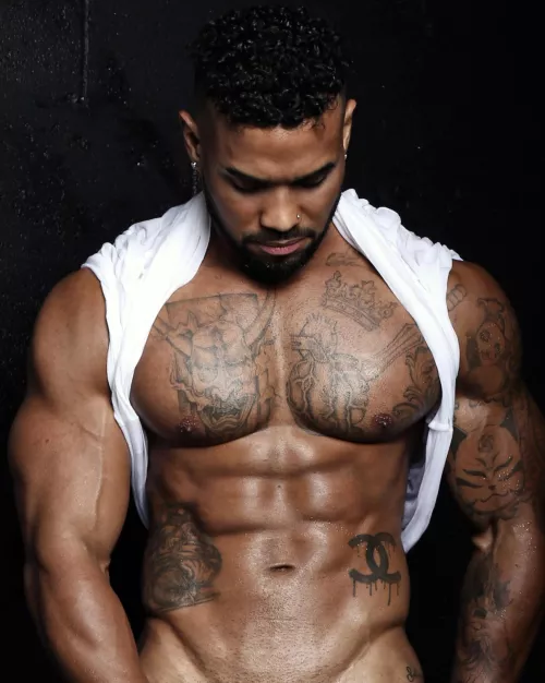 Come lick the sweat off my body