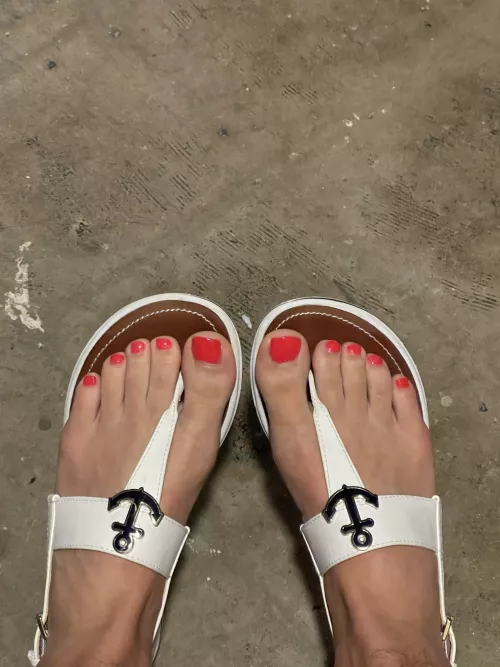 Do my toes look good with these sandals?
