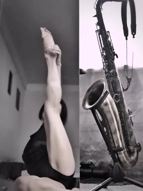 Found a big mirror. Tried to make a self-portrait