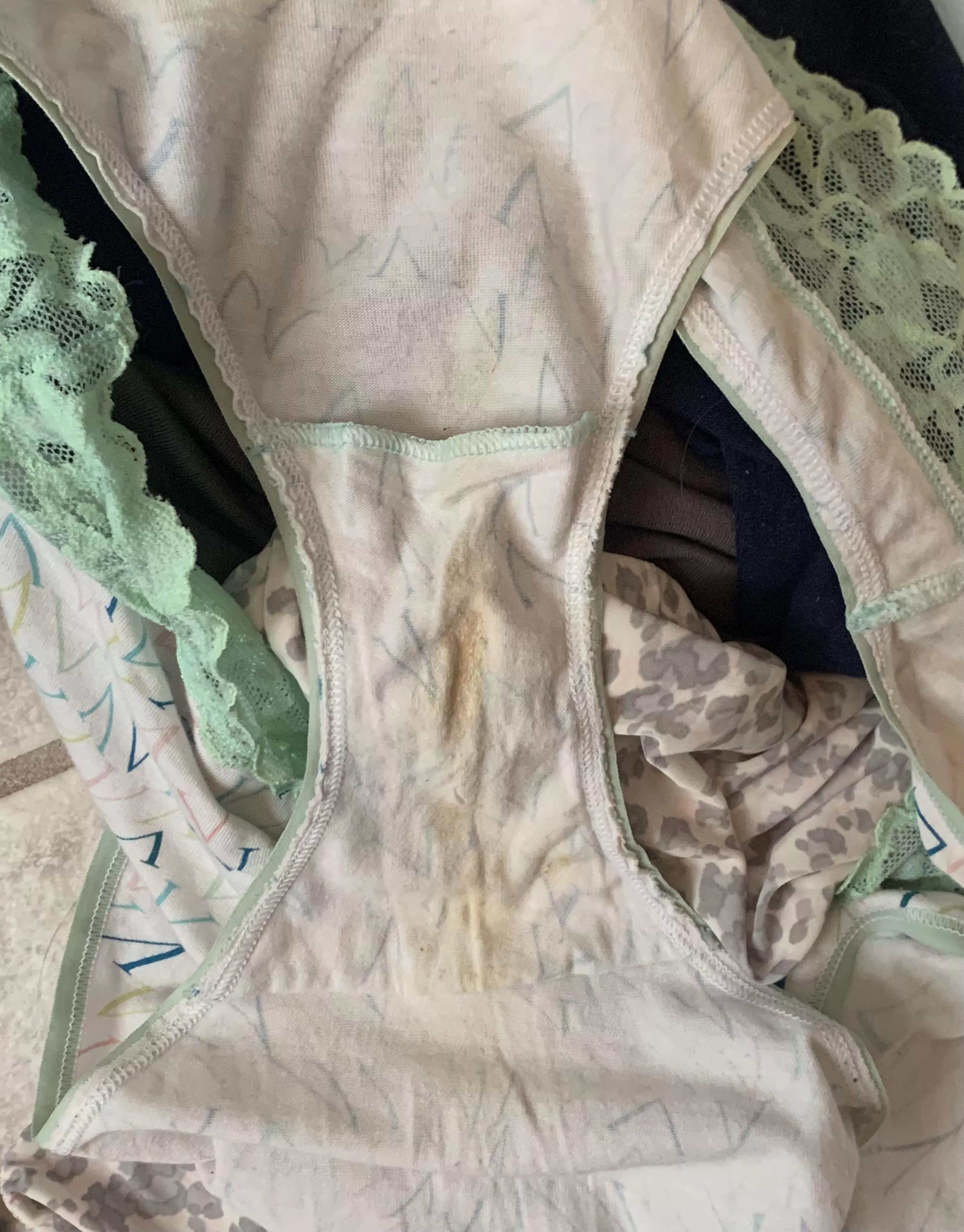 Fresh 24 hour wear vs panties.