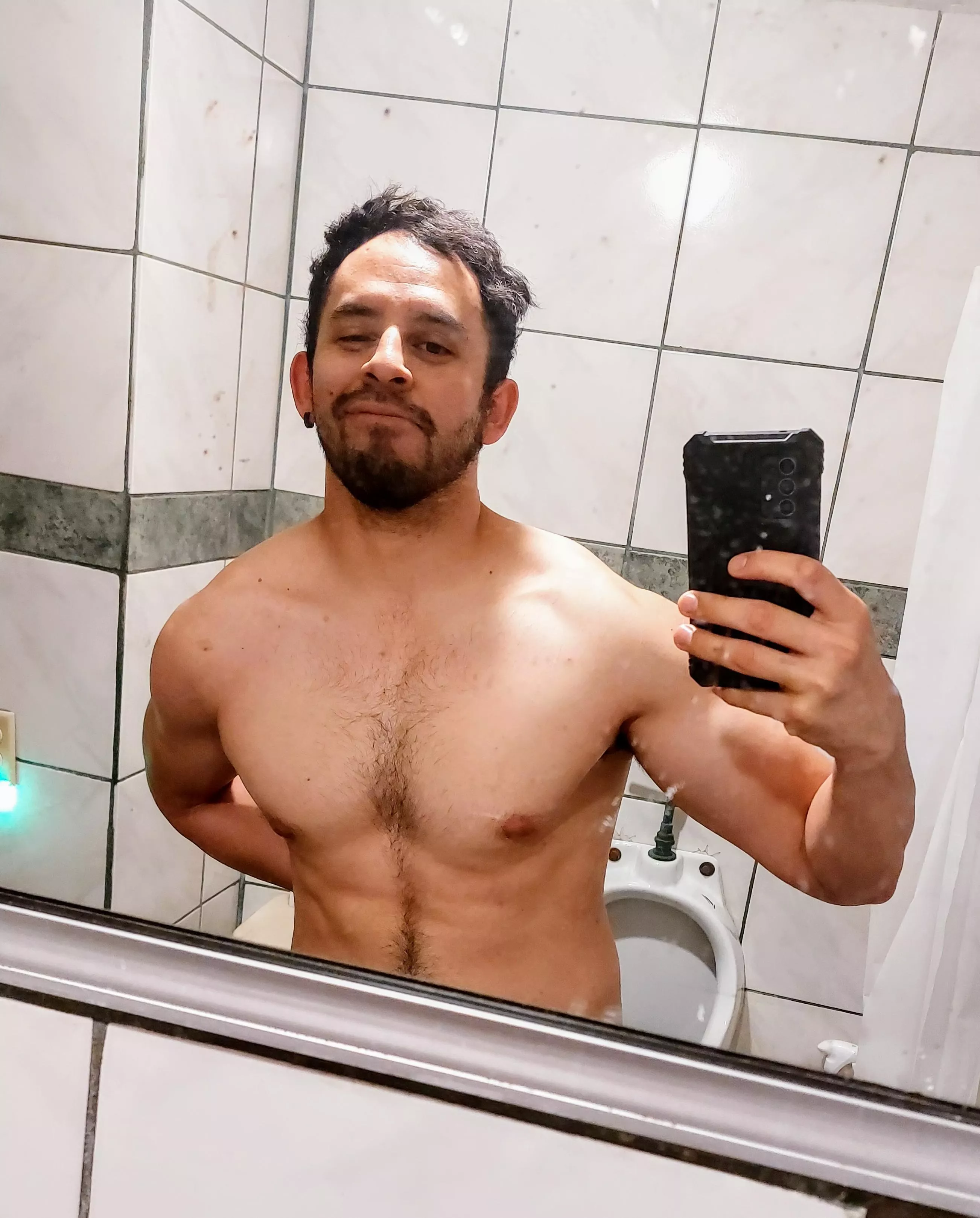 I just woke up (can say by my face) hug me and shower with me (36) gaymer geek here