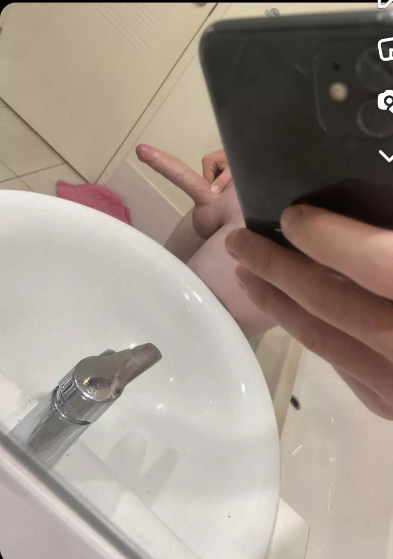 I’m really horny dm🤤😍