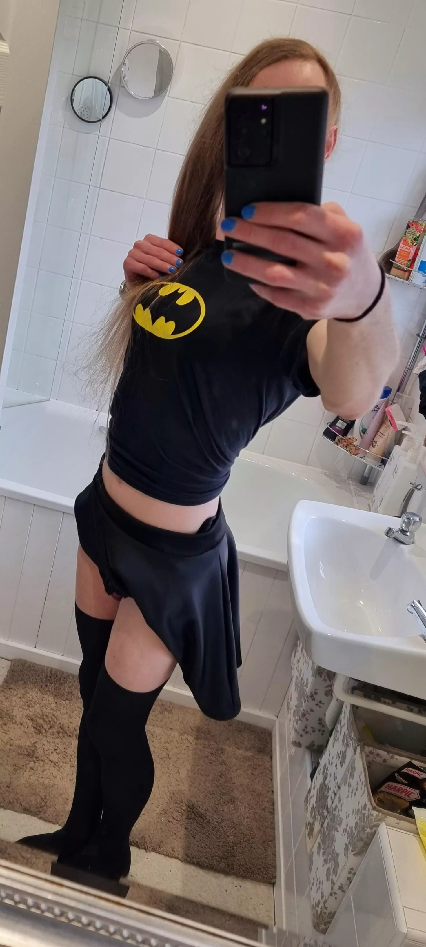 Just trying something out 🖤💛