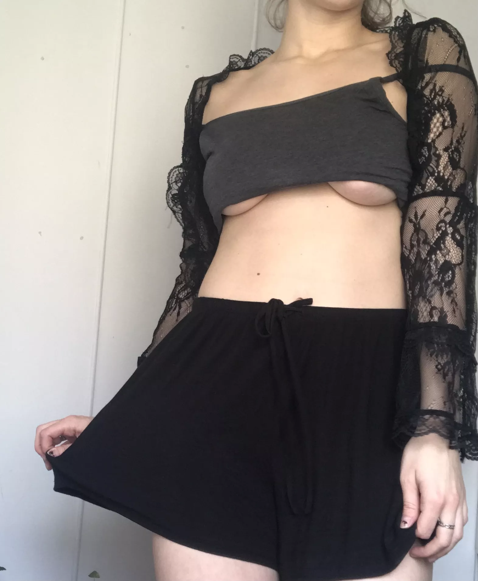 Maybe it is too cropped, rate it