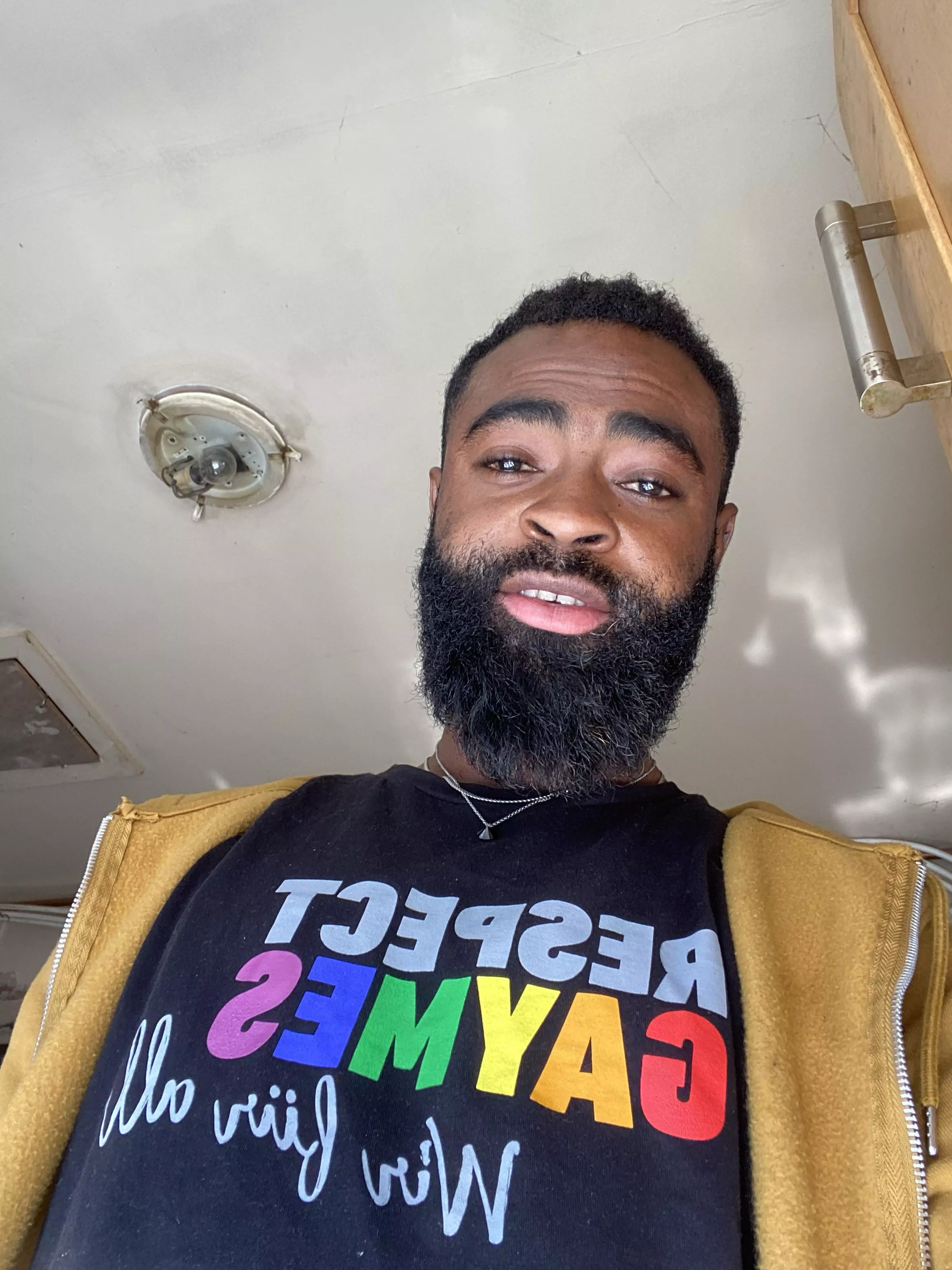 My eyes says it all……….. Am ⚡️🙌Af😹. Someone just told me am handsome