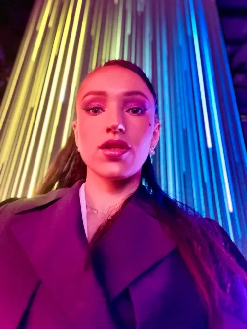 🌞 Ready to paint a picture of love that's full of vibrant colors, endless possibilities, and infinite beauty - want to be my co-artist?