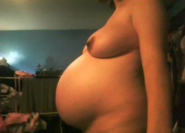 Say hi if I can sent nudes in your Dmz ^_^