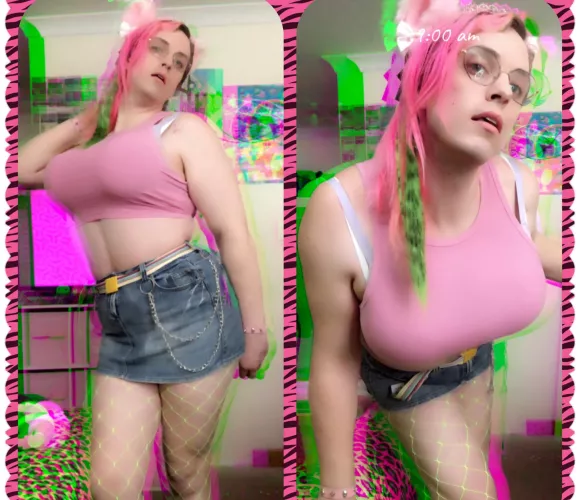 sour kandi vibes // but that’s not why I’m drooling 🍭🫦💚