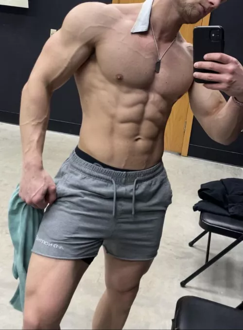 Training hard until i find my big titty queen [M] 25