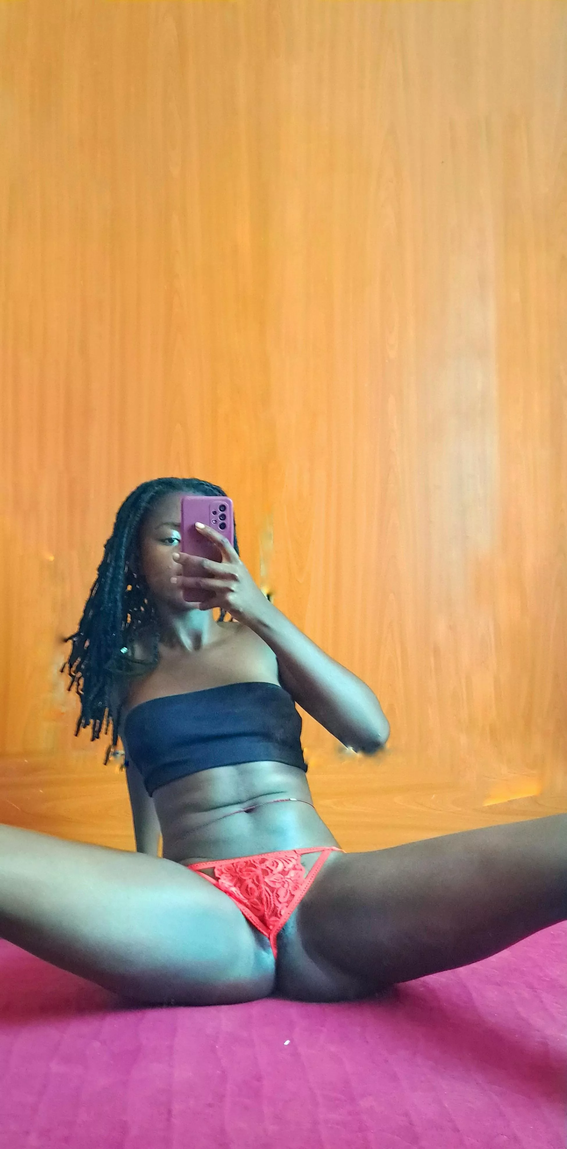 Way too horny to be alone rn...