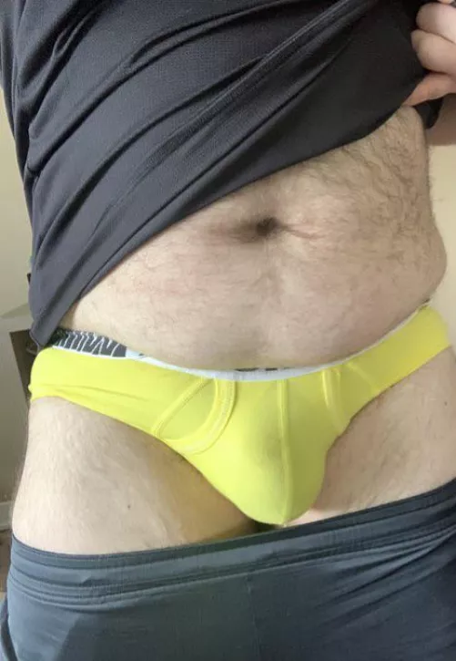 Working from home & bored! DM me and keep me company.