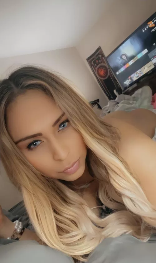 Would you eat me out ?