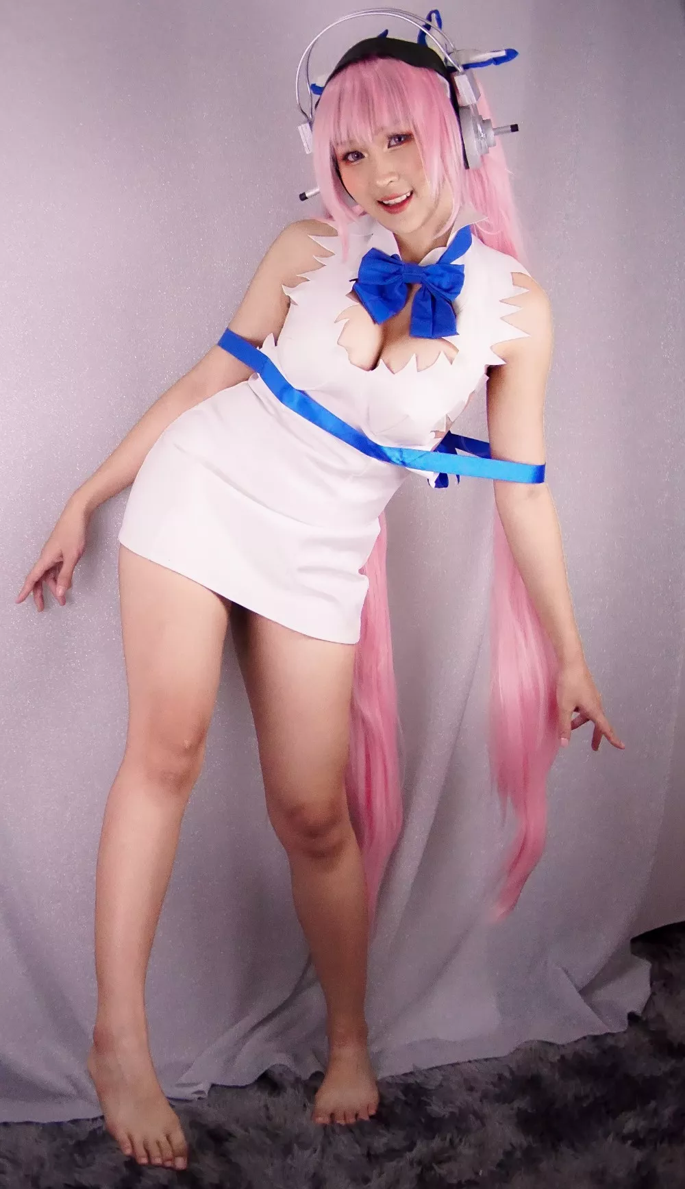 Would you let me suck your dick under the desk while you play? 👉🏻👈🏻