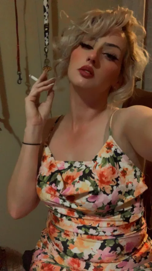 Your pretty little housewife (OC)