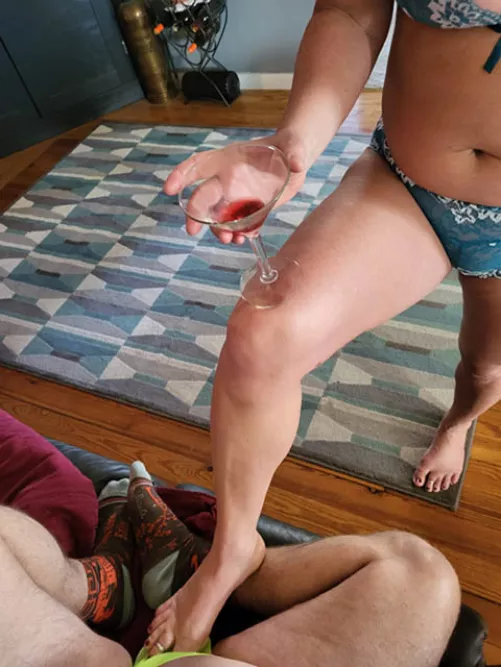 being served Martini's then ball busting my slut- a perfect combo for my evening :)