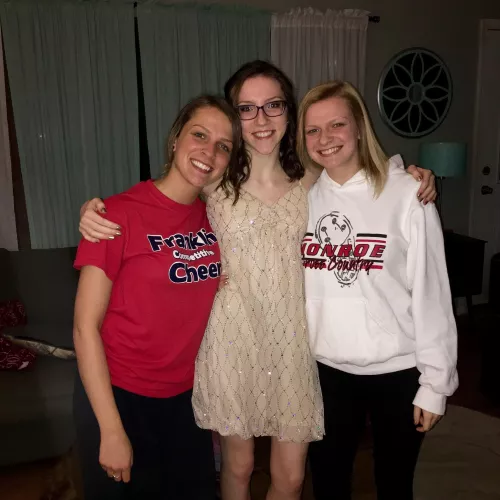 Big sis lil sis middle sis