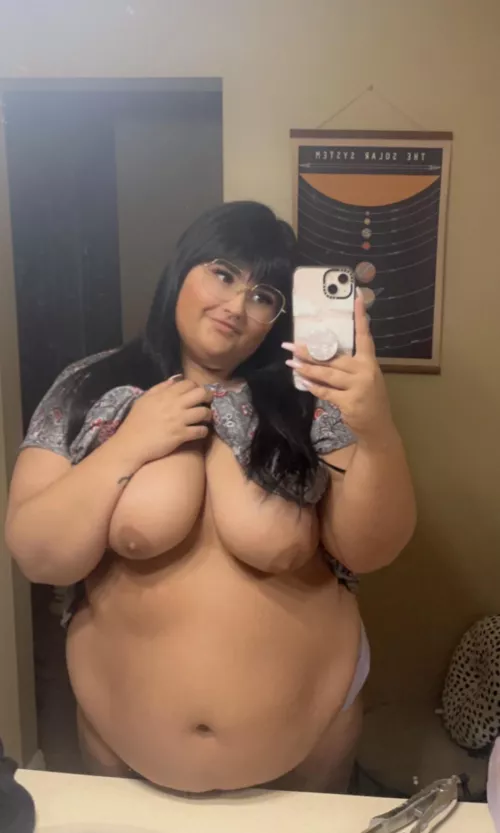 comment your age if you’re stroking your cock for me right now 😇