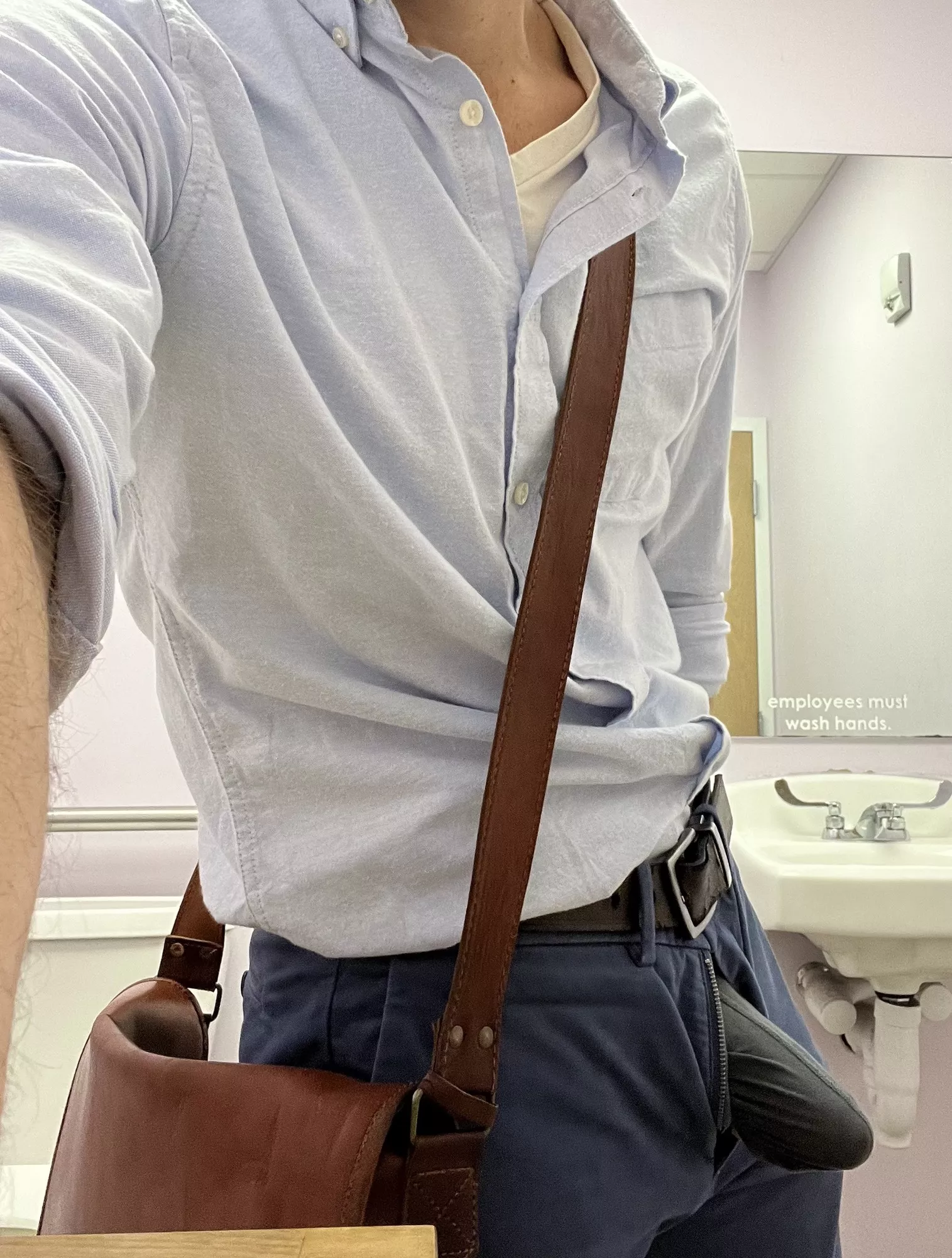 Employees must ogle bossman’s bulge