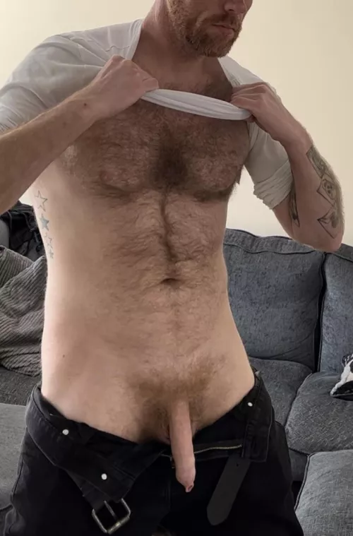 Fursday is full swing! But it’s time to get naked who’s joining me?