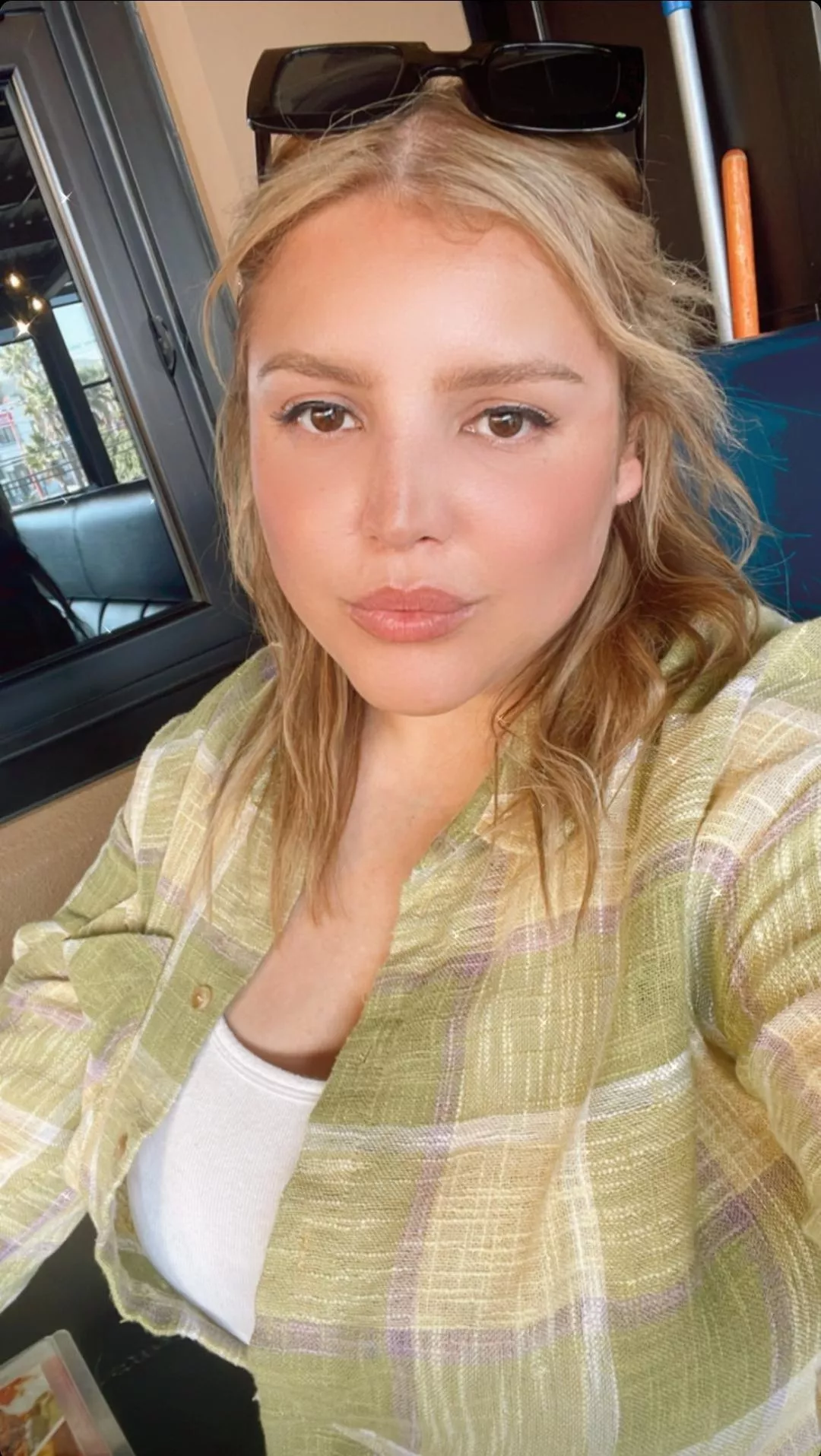 Hopefully this is not too much cleavage.. bitch ass page