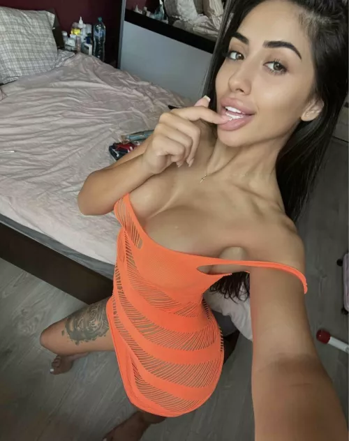 How do I look in this 🍊😉