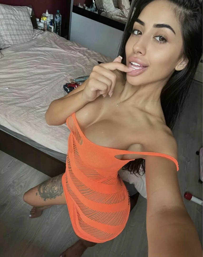 How do I look in this 🍊😉